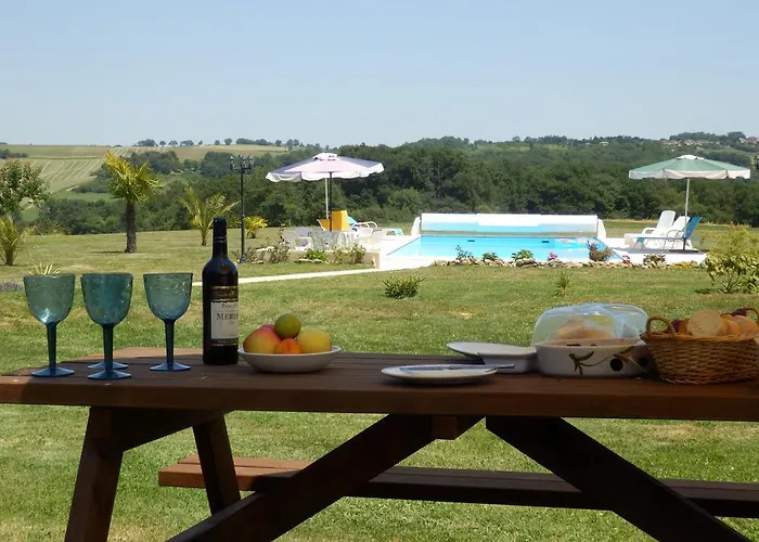 شقة Gites Perruchet Castelnavet